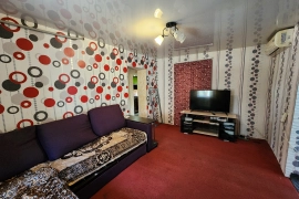 Ухоженный дом в центре Выселок + участок с фундаментом.