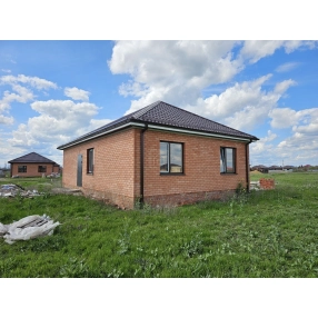 Новый кирпичный дом в районе 2й школы Выселки