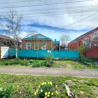 Кирпичный дом 70 м² в Выселках на ул. Свободы, участок 8 соток, сад