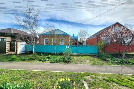 Кирпичный дом 70 м² в Выселках на ул. Свободы, участок 8 соток, сад