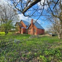 ЖЕЛАЕТЕ ЖИТЬ В ЗАМКЕ У РЕКИ?