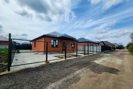  Новый кирпичный дом с мастер-спальней и террасой в Выселках